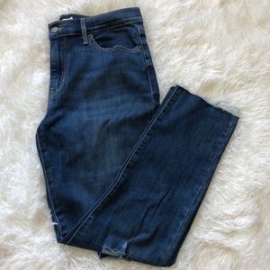 LEVI’S Slimming Skinny Ankle Jeans